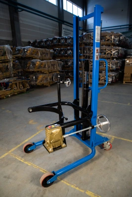 Штабелер-бочкокантователь гидравлический 0,35 т 2,5 м TOR COT по ценам производителя в Екатеринбурге с доставкой по всей России