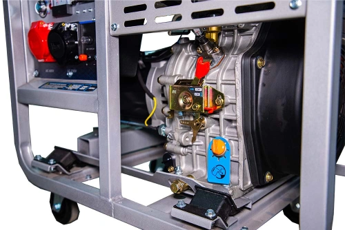 Генератор дизельный 9,0 кВт 380В/3 кВт 220В 20 л с электростартером TOR KM9000D по ценам производителя в Екатеринбурге с доставкой по всей России