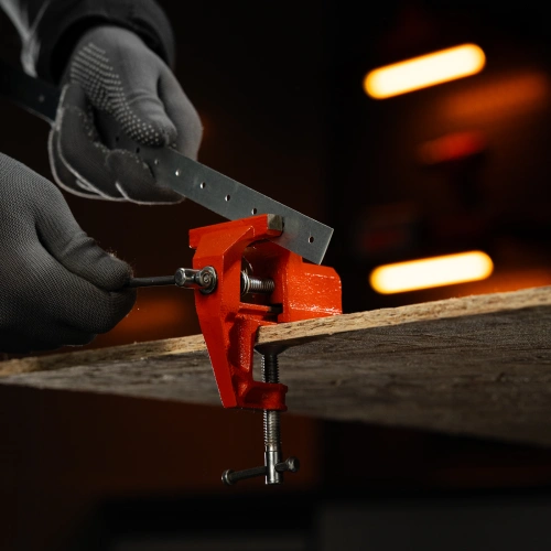 Тиски, 60 мм, крепление для стола Sparta по ценам производителя в Екатеринбурге с доставкой по всей России