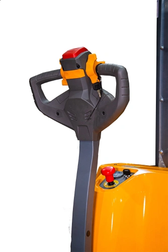 Штабелер самоходный 1,5 т 4,5 м XILIN CDDR15-III 24/200 В/Ач (сопровождаемый) по ценам производителя в Екатеринбурге с доставкой по всей России