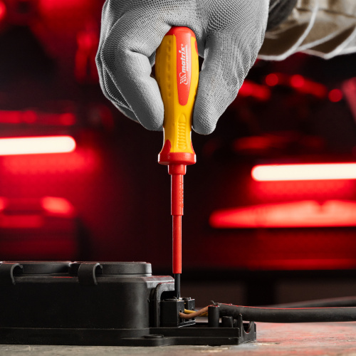 Отвертка Insulated, PH0 x 75 мм, CrMo, до 1000 В, двухкомпонентная рукоятка Matrix Professional по ценам производителя в Екатеринбурге с доставкой по всей России