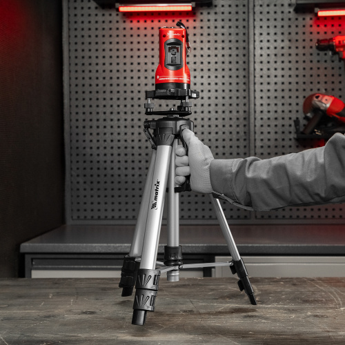 Лазерный уровень самовыравнивающийся, 150 мм, штатив 1150 мм, набор в пластиковом кейсе Matrix по ценам производителя в Екатеринбурге с доставкой по всей России