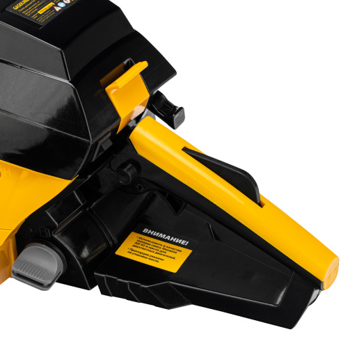 Пила цепная бензиновая DGS-4516, шина 40 см, 45 см3, 3 л.с, шаг 3/8, паз 1.3 мм, 57 звеньев Denzel по ценам производителя в Екатеринбурге с доставкой по всей России