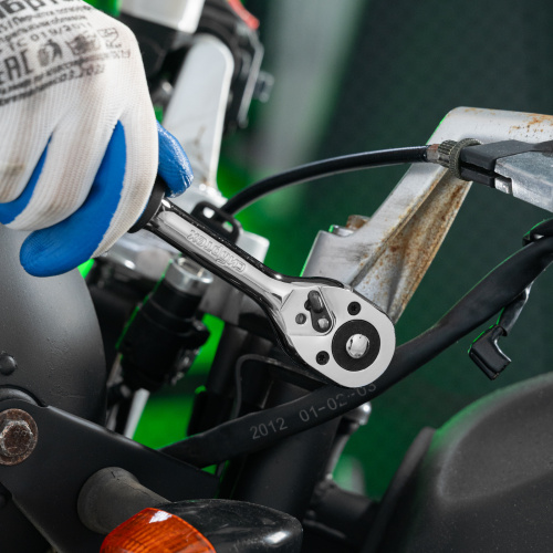 Ключ-трещотка 3/8", 45 зубьев, с быстрым сбросом, CrV, хром Сибртех по ценам производителя в Екатеринбурге с доставкой по всей России