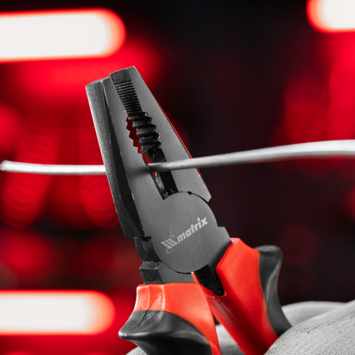 Плоскогубцы комбинированные Black Nickel, 160 мм, двухкомпонентные рукоятки Matrix по ценам производителя в Екатеринбурге с доставкой по всей России