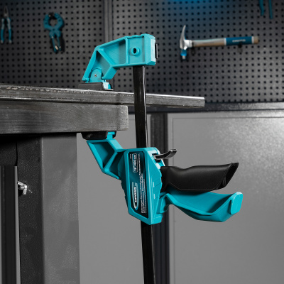 Струбцина реечная, быстрозажимная, пистолетного типа, пошаговый механизм, пластиковый корпус, 450мм Gross по ценам производителя в Екатеринбурге с доставкой по всей России