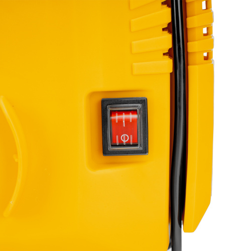 Компрессор воздушный DL1300, 10 бар, 1,3 кВт 180 л/мин 5 л, с набором аксессуаров Denzel по ценам производителя в Екатеринбурге с доставкой по всей России