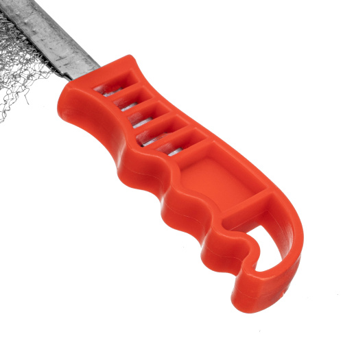 Щетка металлическая фосфатированная, пластиковая ручка Matrix по ценам производителя в Екатеринбурге с доставкой по всей России