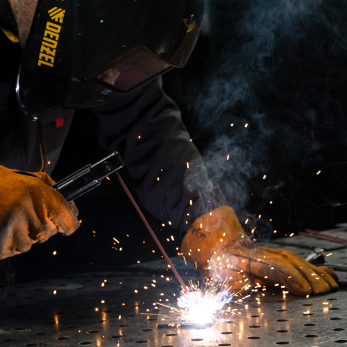 Аппарат инвертор. полуавтомат. cварки IMIG-185SDR, 180 А, ПВ 60%, катушка 5 кг Denzel по ценам производителя в Екатеринбурге с доставкой по всей России