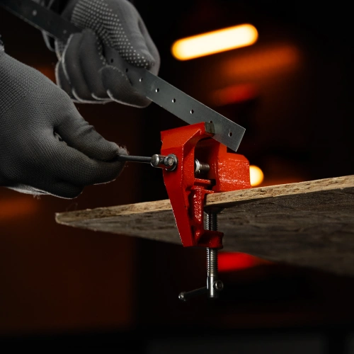 Тиски, 50 мм, крепление для стола Sparta по ценам производителя в Екатеринбурге с доставкой по всей России