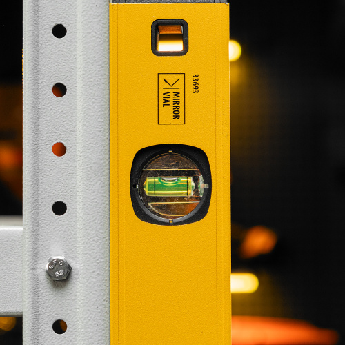 Уровень алюминиевый, магнит, фрезерованный, 3 глазка (1 зеркал.) 0,5 мм/м, 1000 мм Denzel по ценам производителя в Екатеринбурге с доставкой по всей России