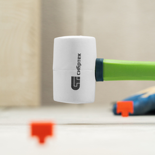 Киянка резиновая, 225 г, белая резина, фибергласовая рукоятка Сибртех по ценам производителя в Екатеринбурге с доставкой по всей России