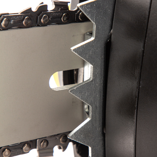 Пила цепная электрическая EDS-2000, 2 кВт,продольная, шина 40 см, шаг 3/8, паз 1.3 мм, 56 звеньев Denzel по ценам производителя в Екатеринбурге с доставкой по всей России