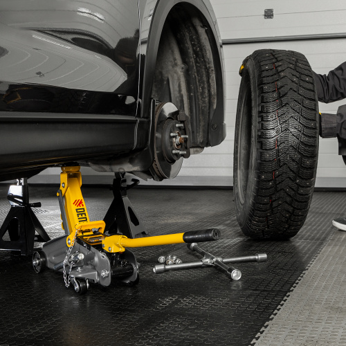 Домкрат гидравлический подкатной с фиксатором, 2 т, 130-330 мм, в кейсе Denzel по ценам производителя в Екатеринбурге с доставкой по всей России