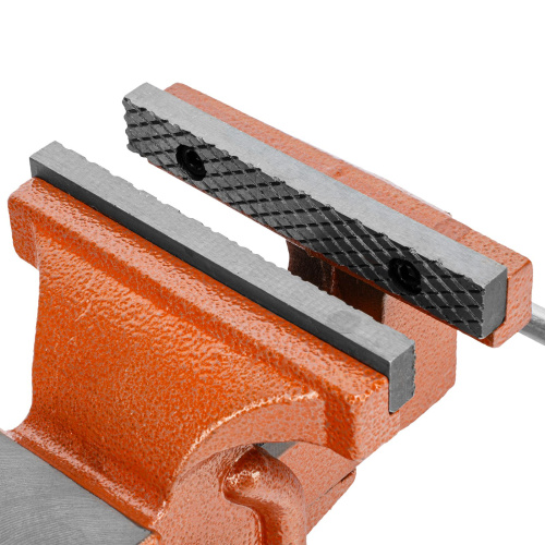 Тиски слесарные, 125 мм, поворотные, с наковальней Sparta по ценам производителя в Екатеринбурге с доставкой по всей России