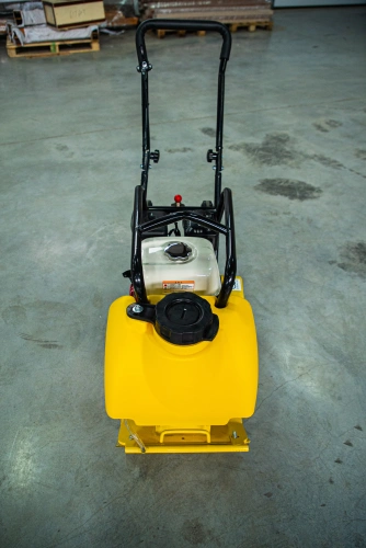 Виброплита 70 кг, 10,5кН (Honda) бак, коврик, колесный комплект TOR C-60T по ценам производителя в Екатеринбурге с доставкой по всей России