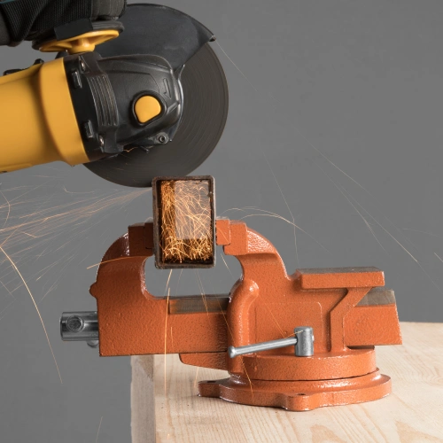 Тиски слесарные, 100 мм, поворотные, с наковальней Sparta по ценам производителя в Екатеринбурге с доставкой по всей России