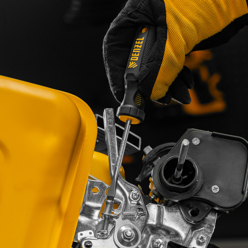 Отвертка SL5x75 мм, CrV, трехкомпонентная рукоятка Denzel по ценам производителя в Екатеринбурге с доставкой по всей России