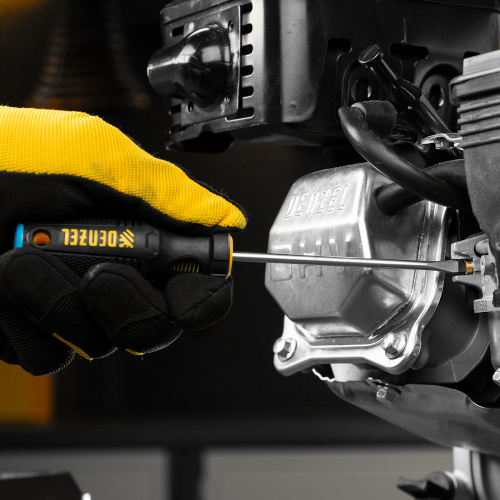 Отвертка, SL4х100 мм, S2, 3к рукоятка Denzel по ценам производителя в Екатеринбурге с доставкой по всей России