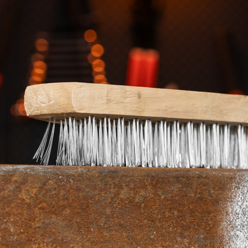 Щетка пятирядная металлическая с деревянной ручкой Sparta по ценам производителя в Екатеринбурге с доставкой по всей России