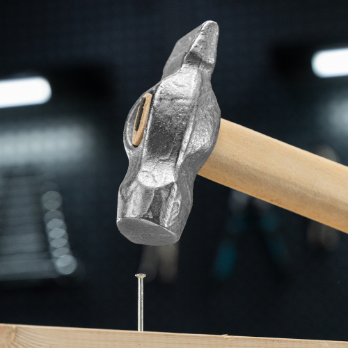 Молоток слесарный, 800 г, круглый боек, деревянная рукоятка по ценам производителя в Екатеринбурге с доставкой по всей России