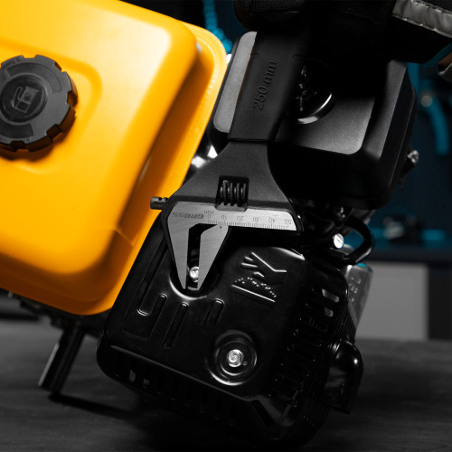 Ключ разводной, 250 мм, CrV, тонкие губки, защитные насадки Gross по ценам производителя в Екатеринбурге с доставкой по всей России