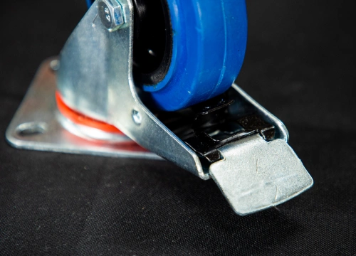 Колесо поворотное резина SRCLb 42 100 мм с тормозом (F) по ценам производителя в Екатеринбурге с доставкой по всей России