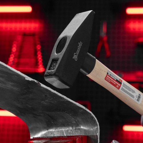 Молоток слесарный, 400 г, квадратный боек, деревянная рукоятка Matrix по ценам производителя в Екатеринбурге с доставкой по всей России