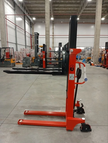 Штабелер гидравлический 1,5 т 2,0 м TOR CTY-EH с раздвижными вилами по ценам производителя в Екатеринбурге с доставкой по всей России