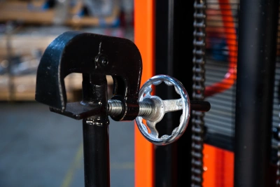 Штабелер-бочкокантователь гидравлический 0,35 т 2,5 м TOR CDT с электроподъемом по ценам производителя в Екатеринбурге с доставкой по всей России