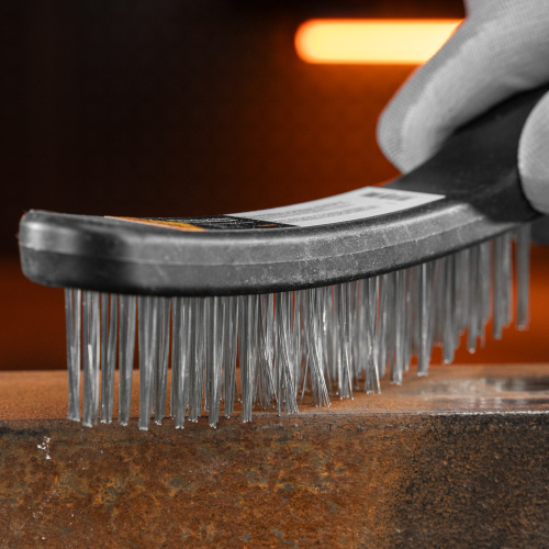 Щетка четырехрядная металлическая с пластмассовой ручкой Sparta по ценам производителя в Екатеринбурге с доставкой по всей России