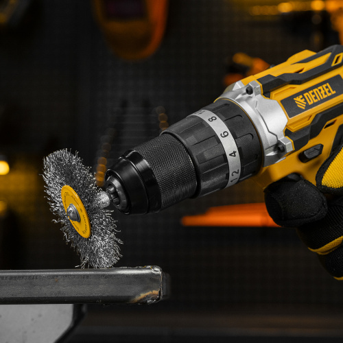 Набор щеток для дрели, 5 Плоских 25-38-50-63-75 мм, шпилька, нерж. вит. проволока Denzel по ценам производителя в Екатеринбурге с доставкой по всей России