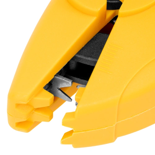 Щипцы для зачистки электропроводов, сечением 0,2-6 мм2, функция обрезания проводов Denzel по ценам производителя в Екатеринбурге с доставкой по всей России