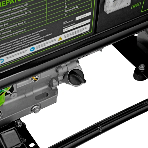 Генератор бензиновый БС-8000, 6,6 кВт, 230В, четырехтактный, 25 л, ручной стартер Сибртех по ценам производителя в Екатеринбурге с доставкой по всей России