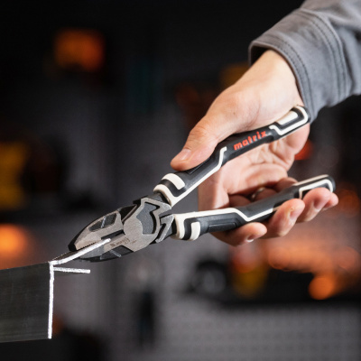 Плоскогубцы комбинированные 210 мм, усиленная система, Pro Matrix по ценам производителя в Екатеринбурге с доставкой по всей России