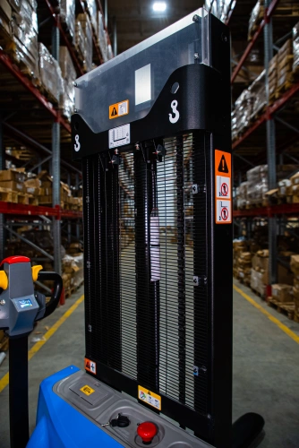 Штабелер самоходный 1,5 т 3,0 м TOR WS15H-3000SC PRO Li-ion 24/60 В/Ач контр. скорости подъема по ценам производителя в Екатеринбурге с доставкой по всей России