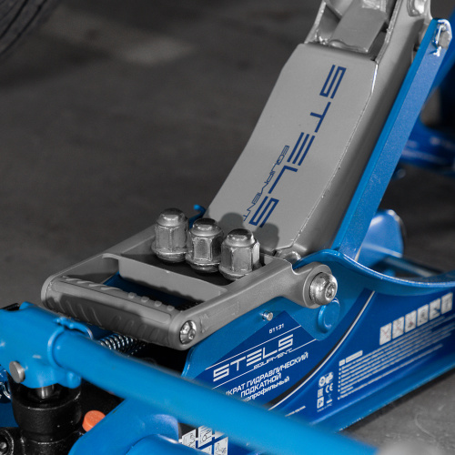 Домкрат гидравлический подкатной, поворотная рукоятка, 2 т, Low Profile, 100-350 мм Stels по ценам производителя в Екатеринбурге с доставкой по всей России
