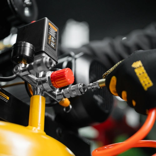 Компрессор воздушный BCV2200/100V, ременный привод , 2.3 кВт, 100 литров, 440 л/мин Denzel по ценам производителя в Екатеринбурге с доставкой по всей России