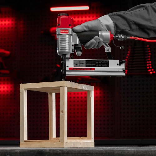 Нейлер-степлер пневматический 2 в 1, с регулировкой глубины забивания, гвозди 18GA, скобы 18GA Matrix по ценам производителя в Екатеринбурге с доставкой по всей России