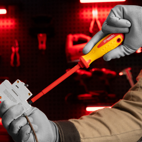 Отвертка Insulated, SL6.5 x 150 мм, CrMo, до 1000 В, двухкомпонентная рукоятка Matrix Professional по ценам производителя в Екатеринбурге с доставкой по всей России