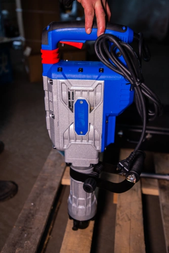 Молоток отбойный электрический ТОR DH15T 1700ВТ 55Дж HEX30 по ценам производителя в Екатеринбурге с доставкой по всей России