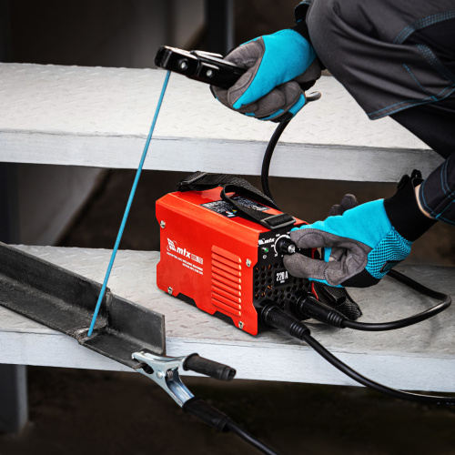 Инверторный аппарат дуговой сварки MMA-220S, 220 А, ПВ60%, диаметр электрода 1,6-5 мм MTX по ценам производителя в Екатеринбурге с доставкой по всей России