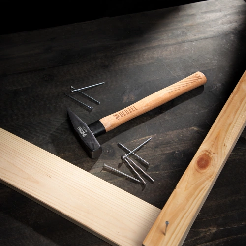 Молоток слесарный, 500 г, кованый квадратный боек, буковая рукоятка Denzel по ценам производителя в Екатеринбурге с доставкой по всей России