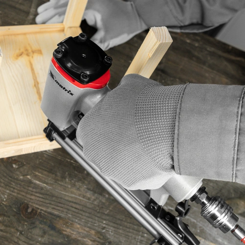 Нейлер пневматический для гвоздей от 10 до 32 мм Matrix по ценам производителя в Екатеринбурге с доставкой по всей России