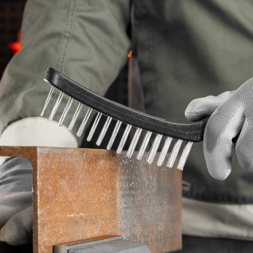 Щетка пятирядная металлическая с пластмассовой ручкой Sparta по ценам производителя в Екатеринбурге с доставкой по всей России