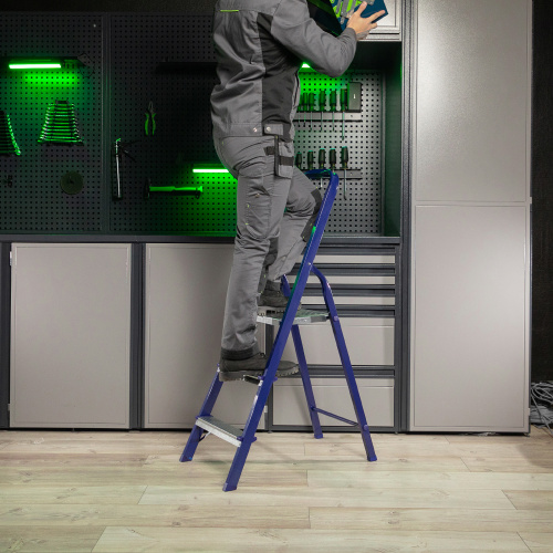 Стремянка, 3 ступени, стальная, Сибртех по ценам производителя в Екатеринбурге с доставкой по всей России