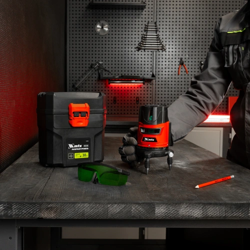 Лазерный уровень CRX-30G, 30 м, зеленый луч, батарейки, резьба 5/8" MTX по ценам производителя в Екатеринбурге с доставкой по всей России