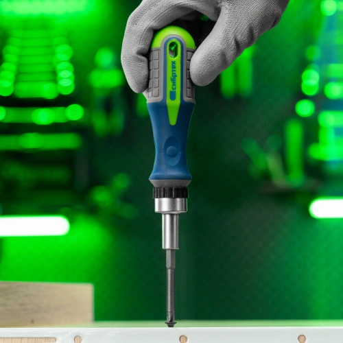 Отвертка реверсивная с набором бит и торцевых головок, 25 шт, CrV, чехол Сибртех по ценам производителя в Екатеринбурге с доставкой по всей России