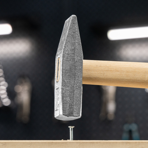 Молоток слесарный, 400 г, квадратный боек, деревянная рукоятка по ценам производителя в Екатеринбурге с доставкой по всей России