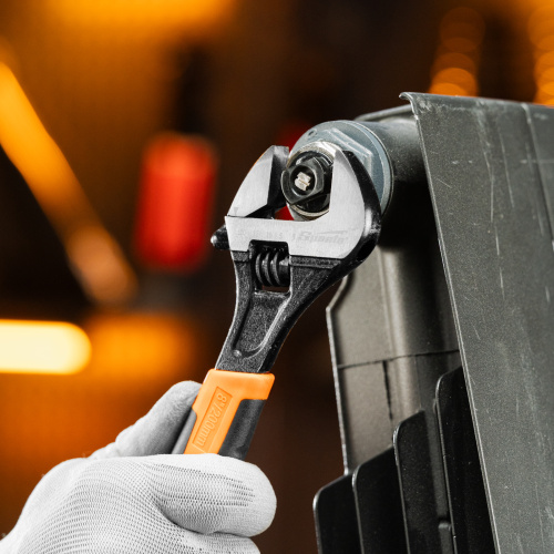 Ключ разводной, 200 мм, двухкомпонентная рукоятка Sparta по ценам производителя в Екатеринбурге с доставкой по всей России